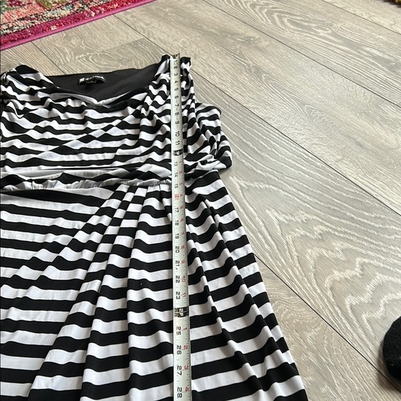 Black and White Striped Dress - Picture 4 of 8